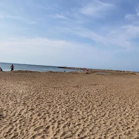 Apartamento A 200 Metros De La Playa דירה *